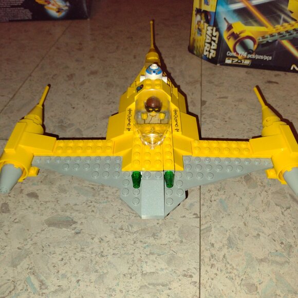 Like New Lego Star Wars Naboo Fighter, R2D2, with original box & instructions - Picture 3 of 13